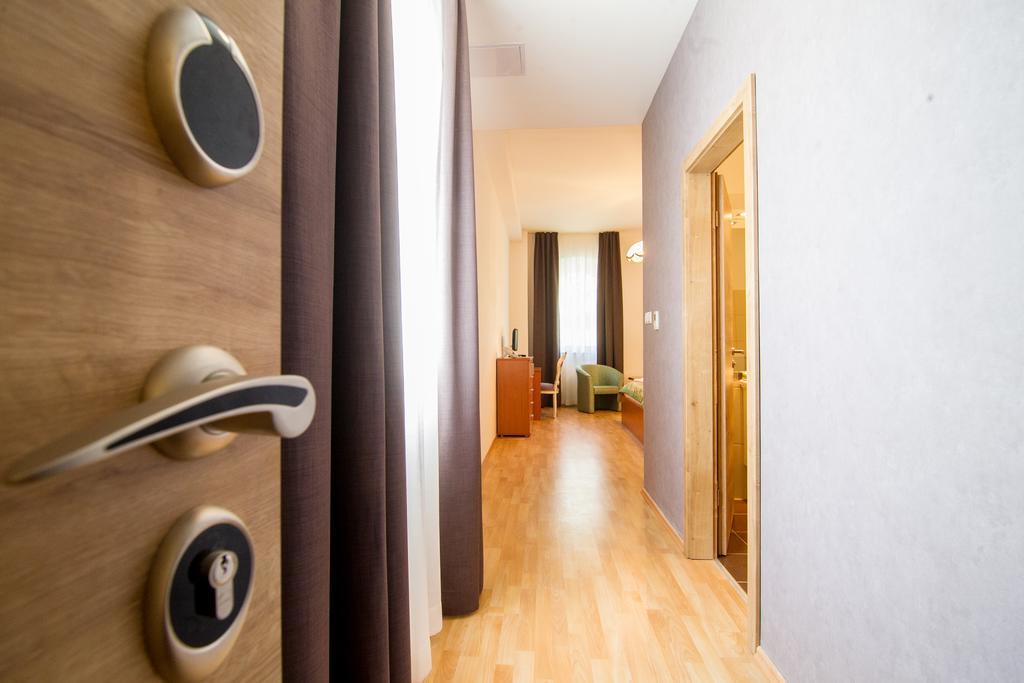 Batthyany Kuria 4*